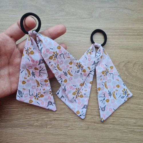 Çiçek Desenli Lastik Toka