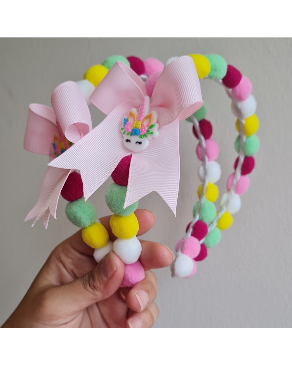 Ponponlu Unicorn Detaylı Taç