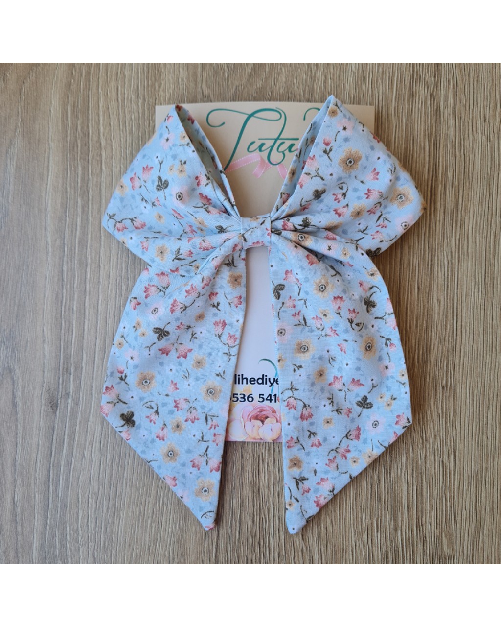 Çiçek Desenli Kumaş Fiyonk Toka