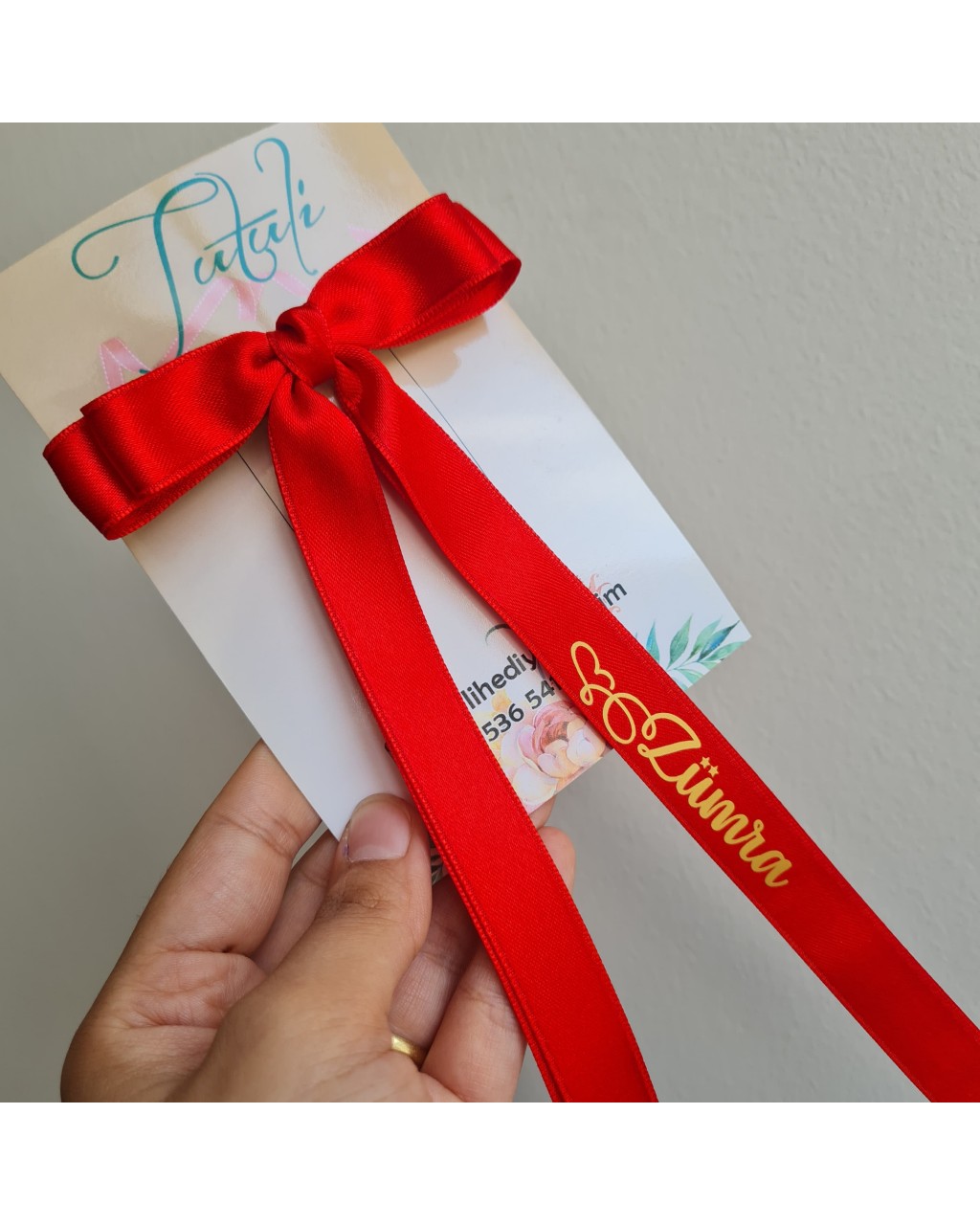 Saten Uzun Kuyruklu Kırmızı Toka