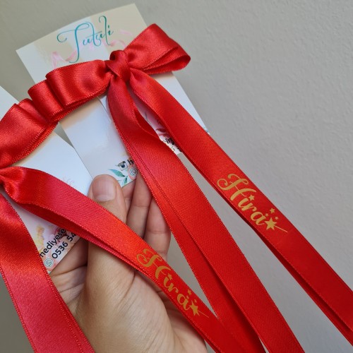 Saten Uzun Kuyruklu Kırmızı Toka